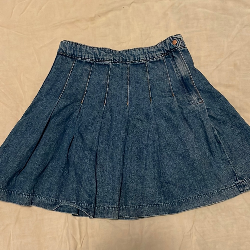 Good quality and condition h&m jean pleated skirt